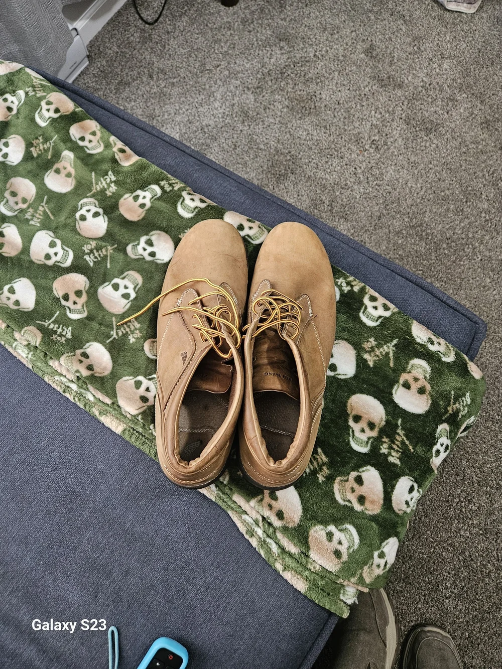 N/A red wing